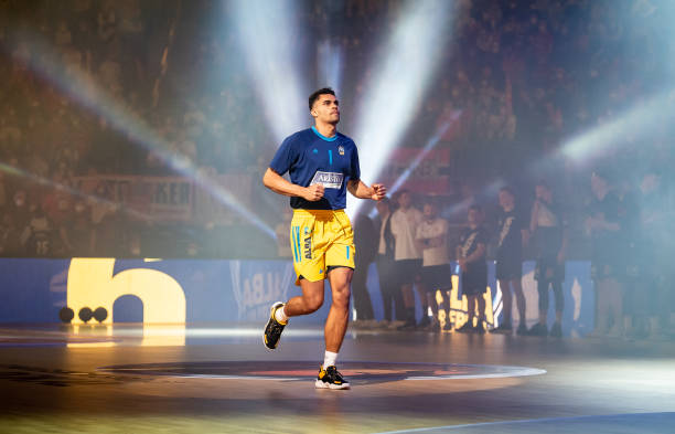 间的默契配 间的默契配